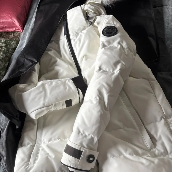Canada Goose Ski & Snow Jacket - WHITE BRAND NEW WITH TAGS NEVER WORN